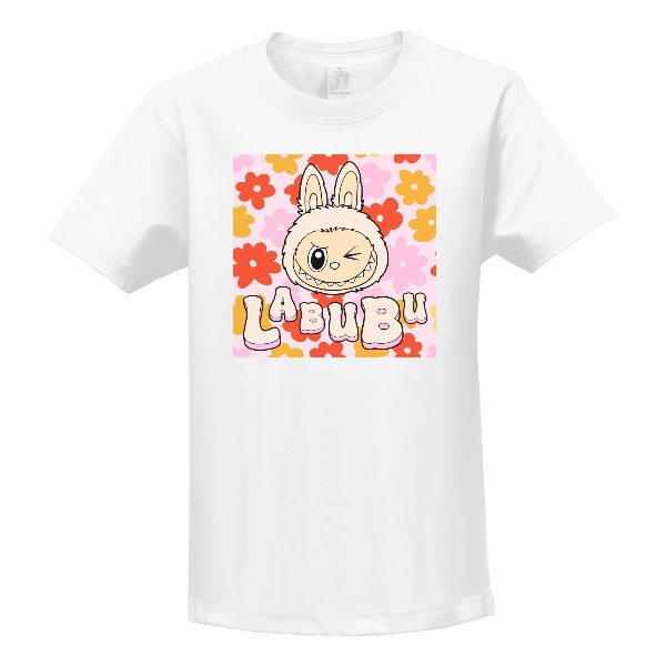 Tričko s potiskem Mrkající příšerka ala Labubu s květinovým pozadím