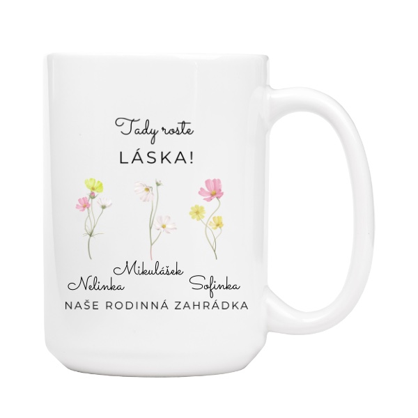 Hrnek velký s potiskem Tady roste láska se jmény tří dětí
