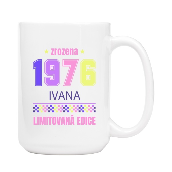 Hrnek velký s potiskem Zrozena 1976 limitovaná edice se jménem pastelové barvy